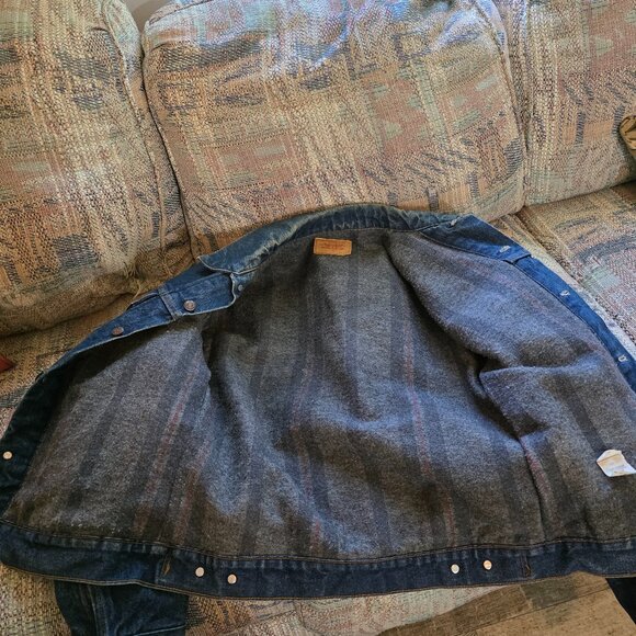 Levi's Jackets & Blazers - Levi's blanket lined denim jacket men's